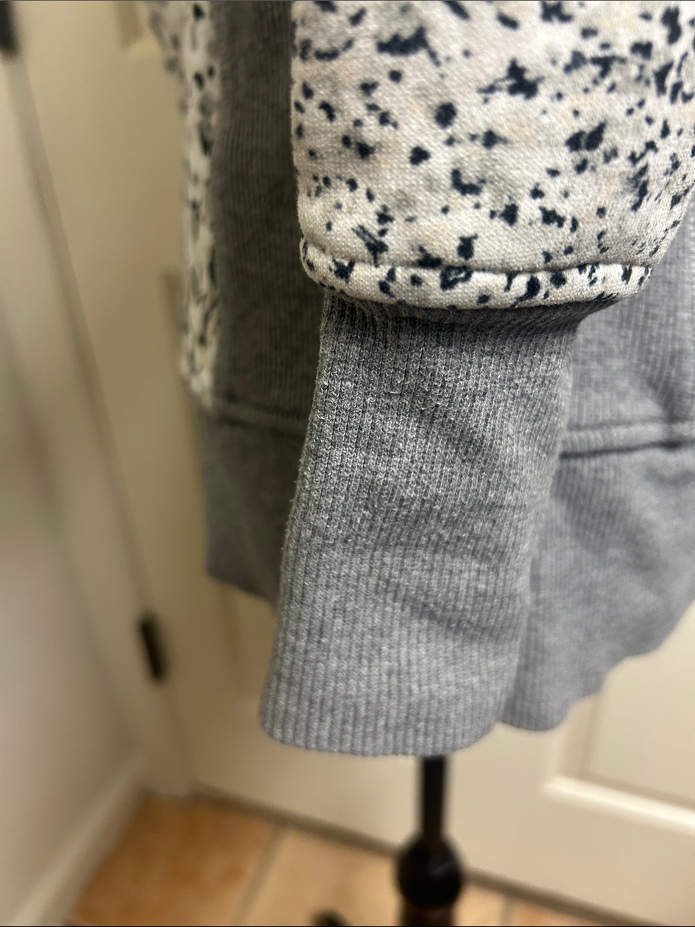 Lululemon Scuba Hoodie II in Not So Petite Fleur Silver Spoon / Heathered, Med - Picture 10 of 10